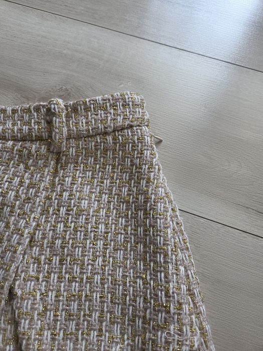 Spódniczko- spodenki ze złotą nitką S