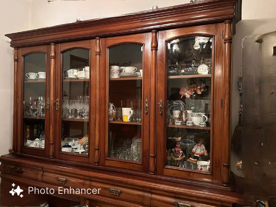 Cristaleira/ louceiro 2m x 2m