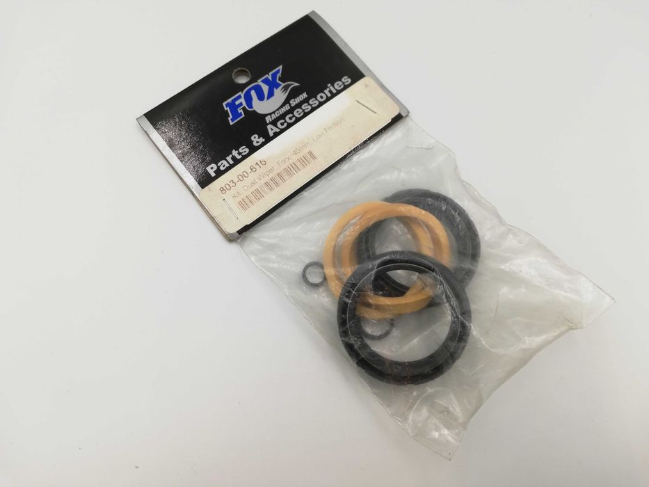Uszczelki FOX  Dust Wiper 40mm Low Friction