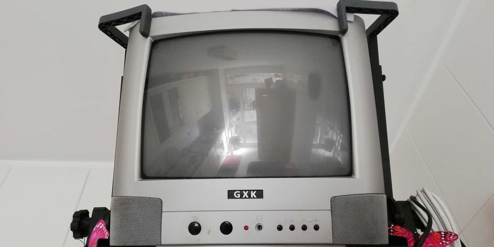 Televisores pequenos a funcionar