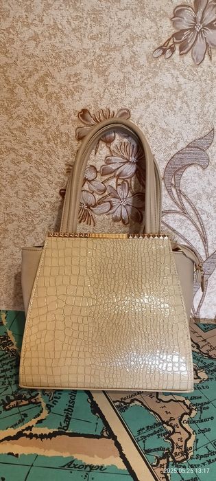 Сумочка жіноча бежева