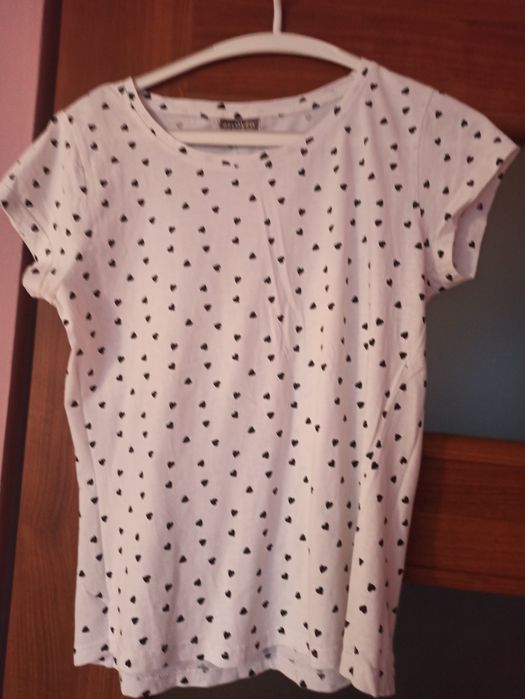 Biała bluzka t-shirt czarne serduszka, rozmiar M
