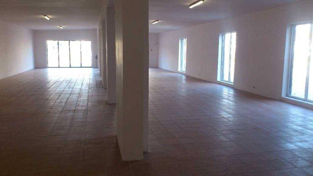 Wynajmę obiekt handlowo w centrum Elbląga 530 m2 z własnym parkingiem