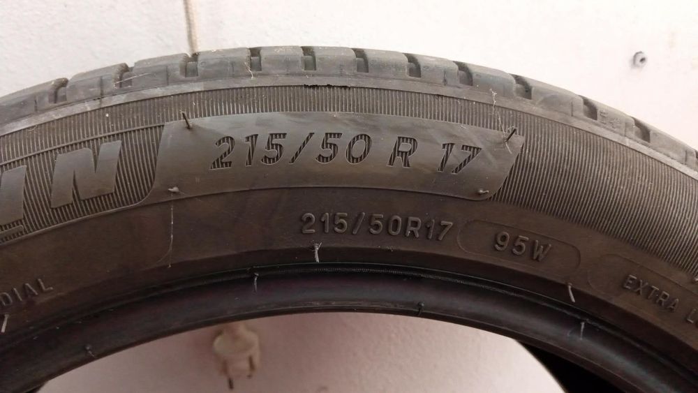Pneu carro Michelin como novo