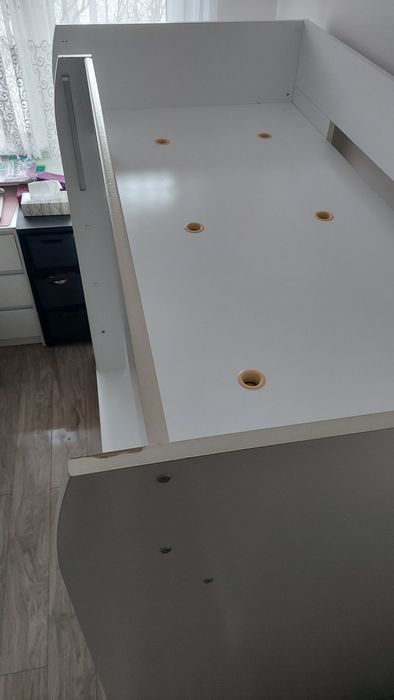 Łóżko piętrowe białe