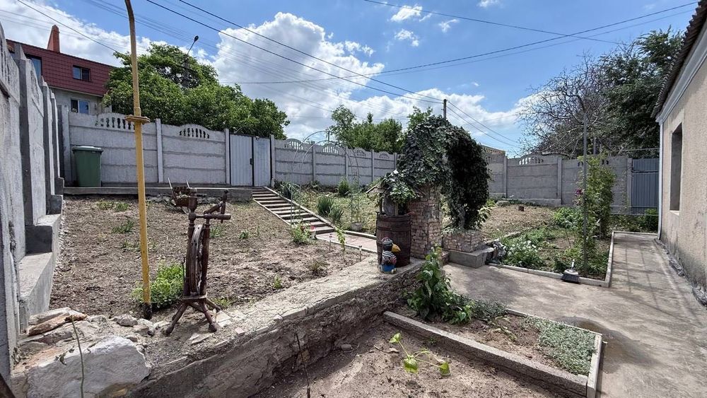 На продаж житловий будинок з ділянкою у центрі смт Овідіополь Одеського району