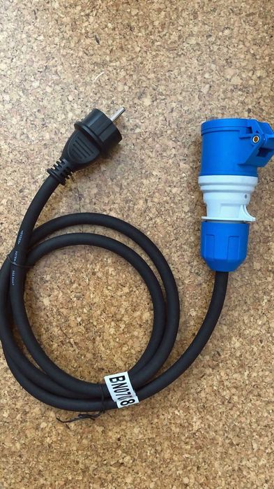 Cabo Adaptador Schuko Macho para CEE Fêmea (Azul) | CEE 16A Monofásico (3.7KW) |