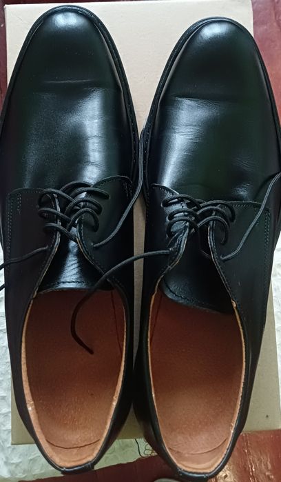 Продам нові класичні, шкіряні чоловічі туфлі.