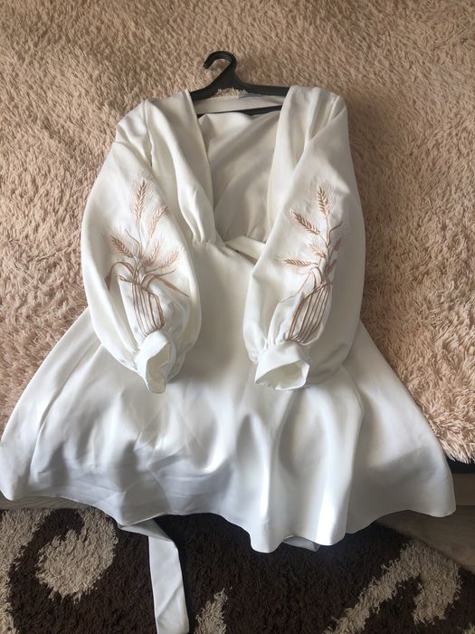 Продається вишете плаття