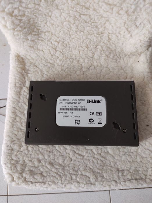 Продам комутатор (свіч) D-link