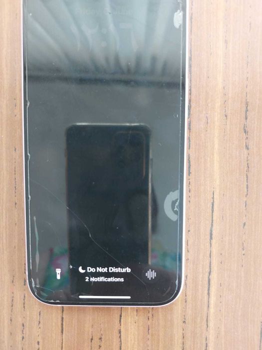 Продам заблокированный Iphone 15 на запчасти