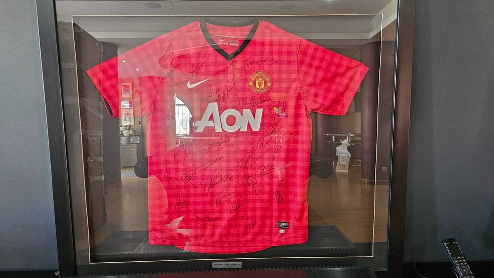 Camisola oficial principal do clube de futebol inglês Manchester United Football Club 2012/2013