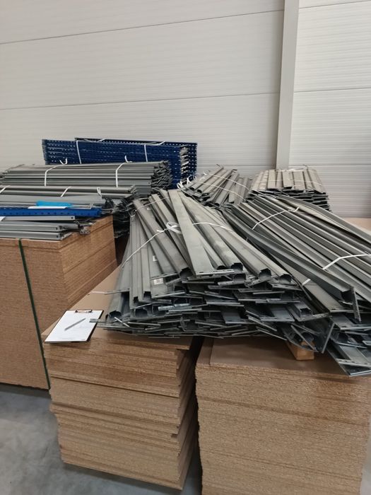 RegŁ magazynowy dom garaż kontener