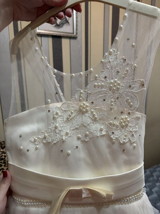 Продам дитяче плаття на перше причастя або випускний