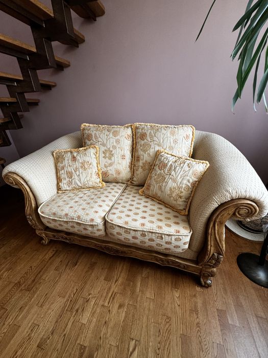 Мʼяка частина - 2 дивани + крісло + стіл