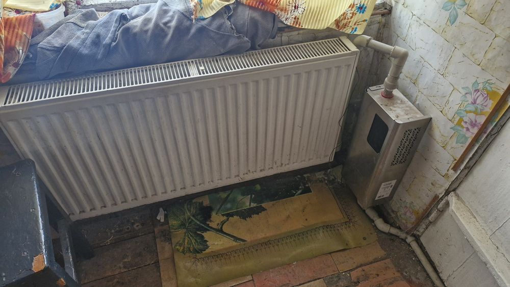 Тільки продаж. Половина будинку з власним подвір'ям. Власник