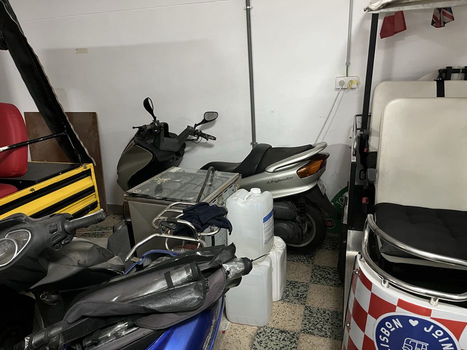 Motos diversas para peças ou recuperar