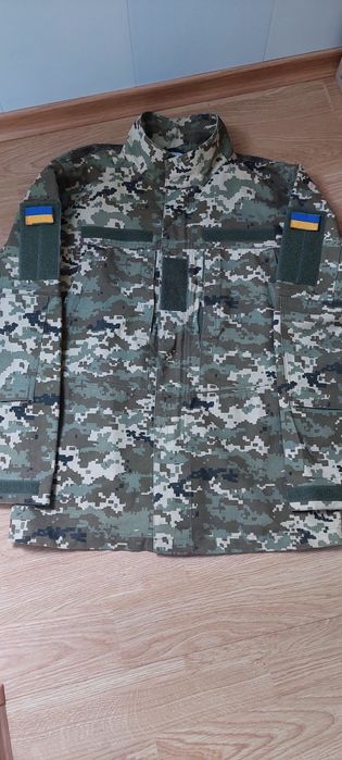 Продам военные куртки.