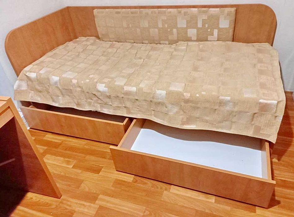 Комплект меблів для дитячої кімнати