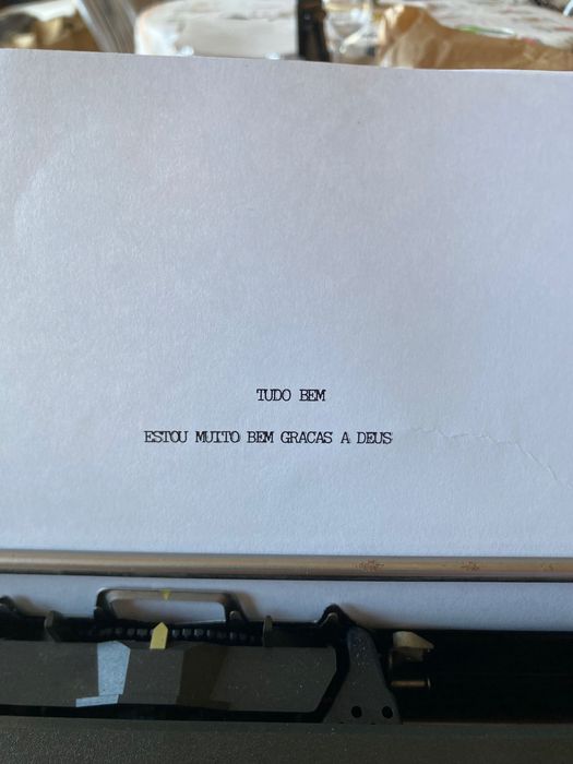Máquina de escrever elétrica Olivetti ET Compact 60 em muito bom estado.