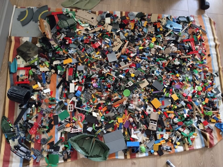 Mix klocków nie LEGO  9,5 kg