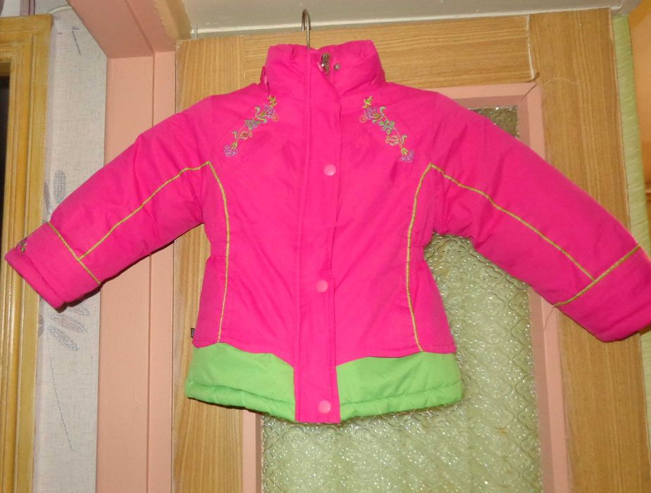 тёплая куртка на 3 - 4 года