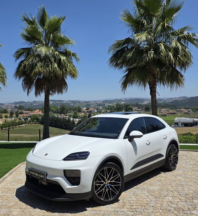 Porsche Macan Electric