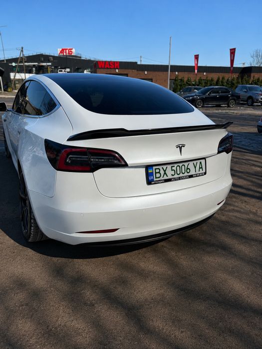 Tesla 3 2020 Perfomance