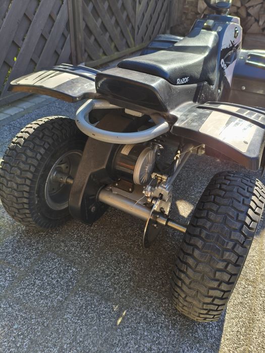 Quad elektryczny razor