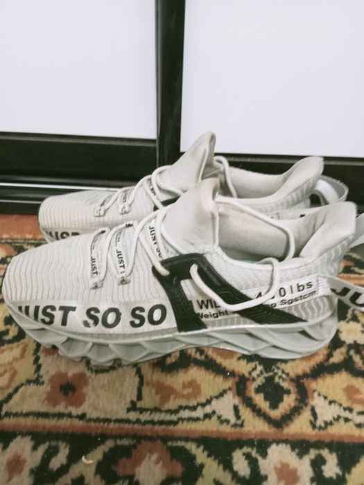 Продам кроссовки 41 размер 26,5 по стельке