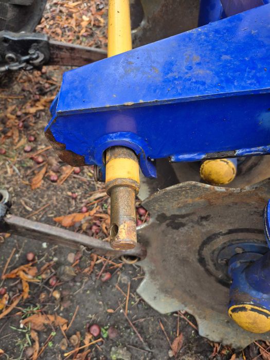 Дискова борона АГД 2.5 є причіпний пристрій