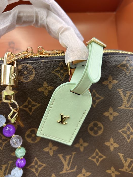 Сумочка в стилі  LV