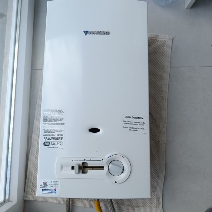 Esquentador a gás de companhia.