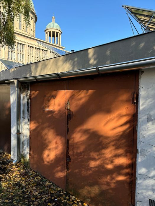 Sprzedam garaż murowany