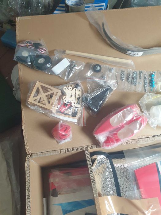 Model Pilot RC Extra MG 67"