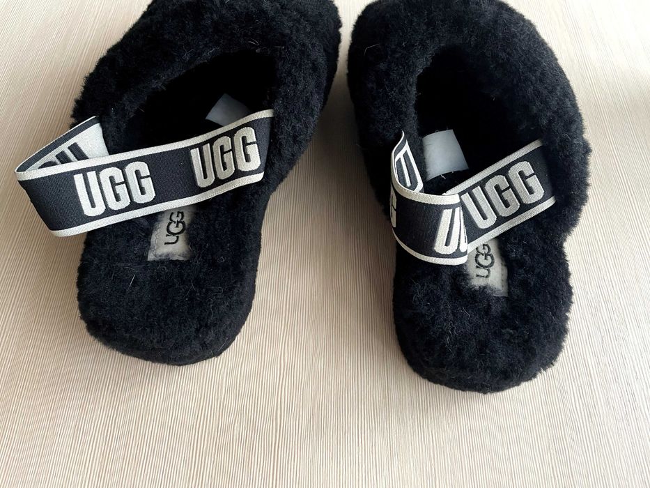Жіночі сандалії UGG 977166494 37-38 Чорні