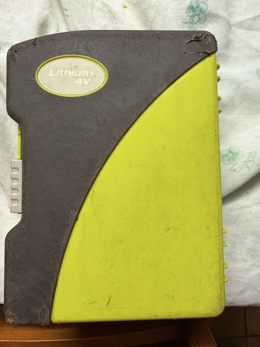 Aparafusadora marca Ryobi