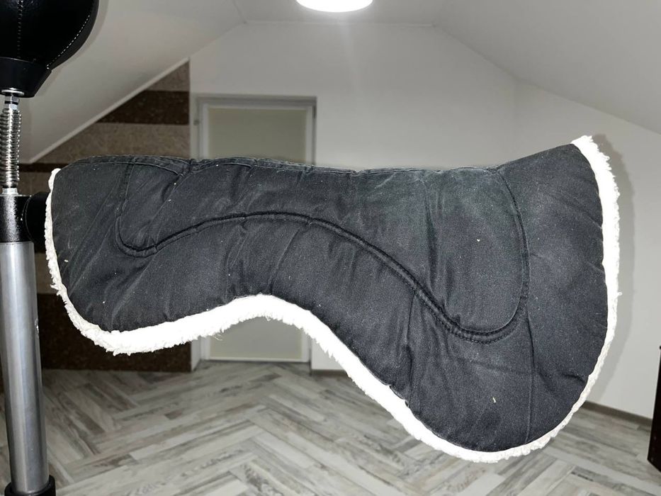 Подушка під сідло для верхової їзди