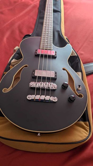 Baixo - Ibanez AGB200-BKF Semi Hollow