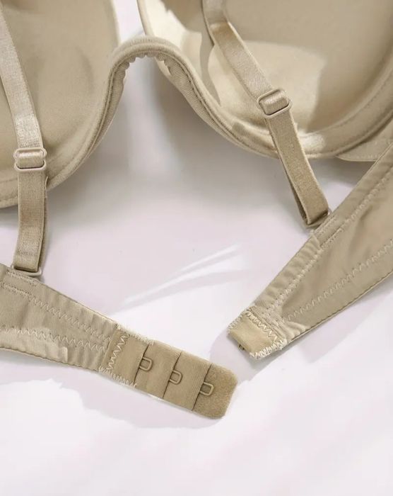 Бежевый новый бюстгальтер 80Е