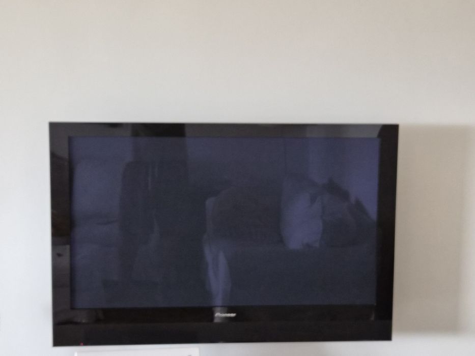 TV Pioneer "Kuro" 40"