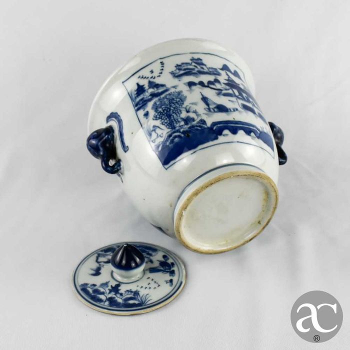 Terrina redonda China Qianlong, séc. XVIII, pegas em forma de elefante