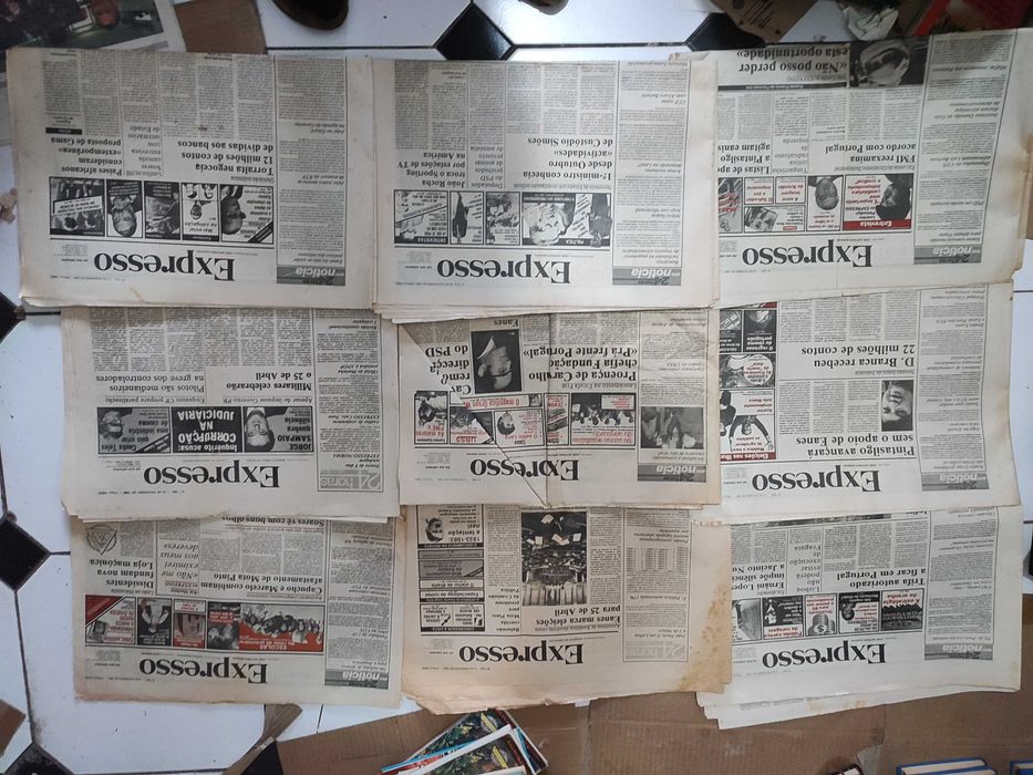 Lote 60 Jornais Expresso - Anos 70 e 80