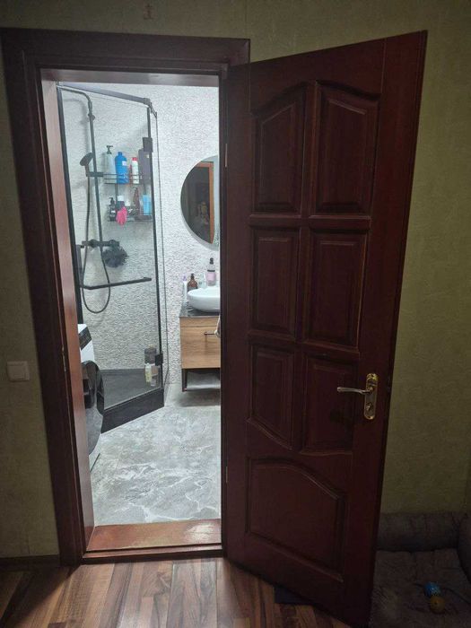Дерев'яні двері міжкімнатні з коробкою