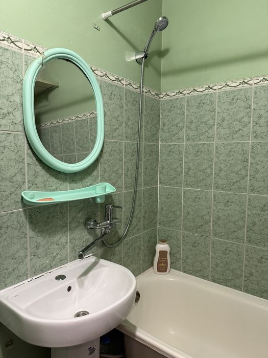 1 кім. Подобово,погодинно.  Вул. Дачна 44.