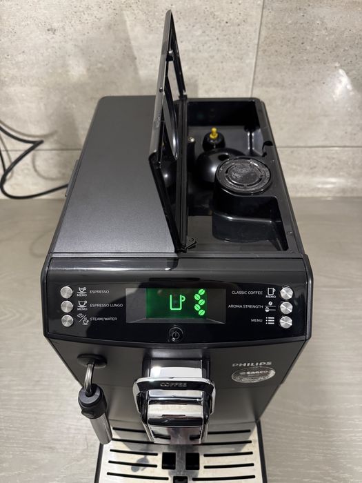 Кофемашина Saeco Philips HD8841