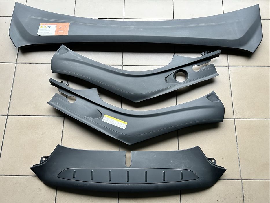 Пластик подкапотный на Tesla Model X