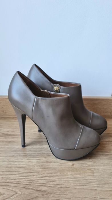 Botins salto alto e plataforma ZARA