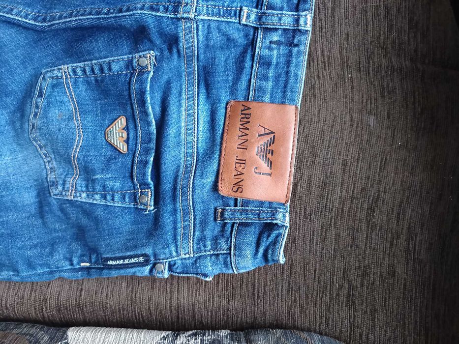 Sprzedam spodnie firmy Armani Jeans