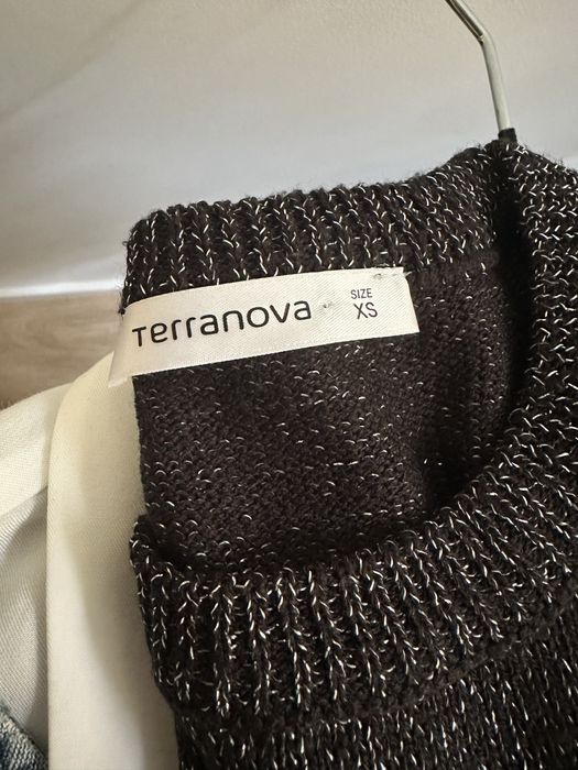 Elegancki sweter blyszczacy